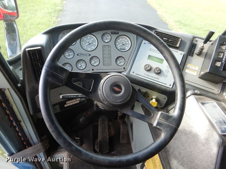 image for item FU9501 2000 Pierce rescue vehicle