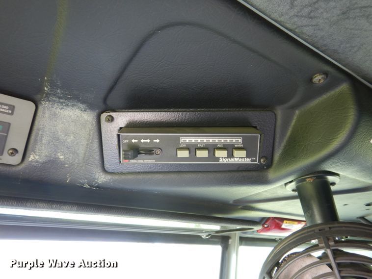 image for item FU9501 2000 Pierce rescue vehicle