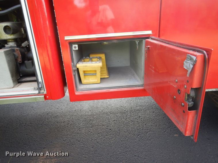 image for item FU9501 2000 Pierce rescue vehicle