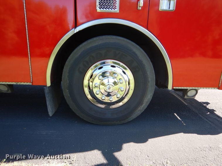 image for item FU9501 2000 Pierce rescue vehicle