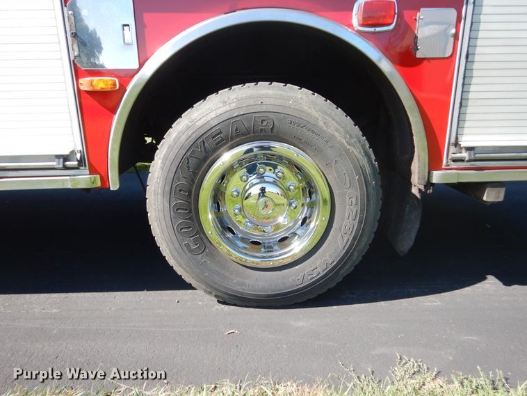 image for item FU9501 2000 Pierce rescue vehicle