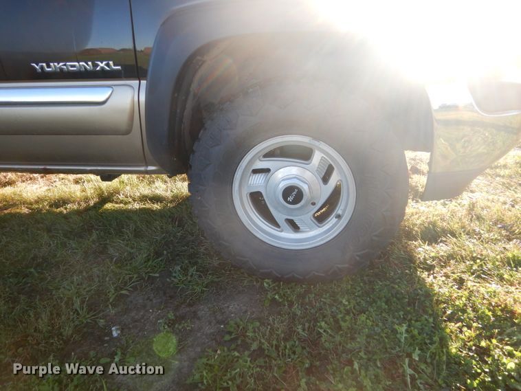 image for item FU9700 2000 GMC Yukon 2500 SUV