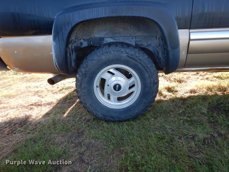 image for item FU9700 2000 GMC Yukon 2500 SUV