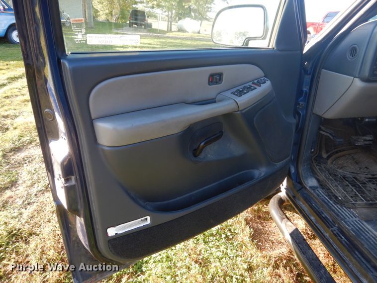 image for item FU9701 2000 Chevrolet Tahoe SUV