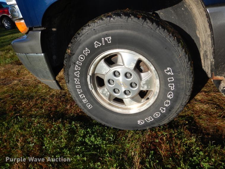 image for item FU9701 2000 Chevrolet Tahoe SUV