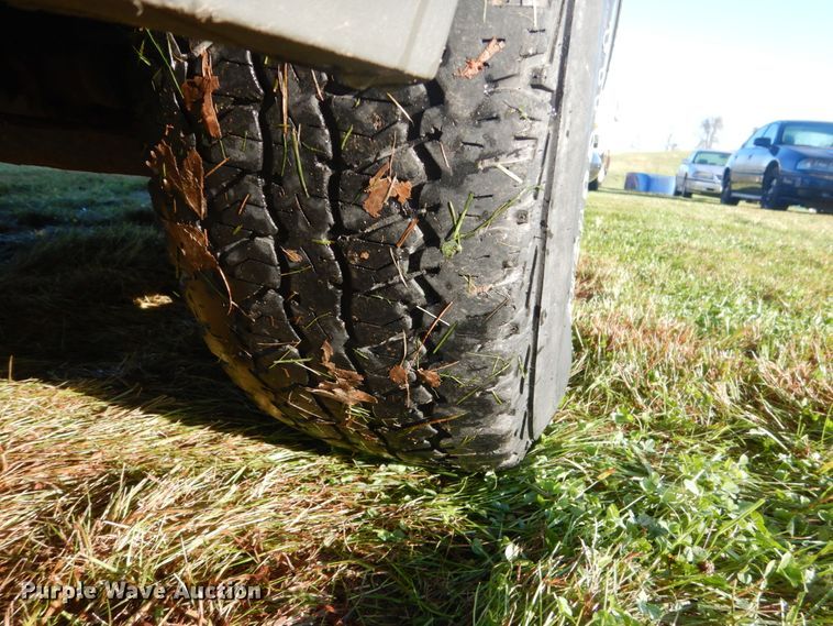 image for item FU9701 2000 Chevrolet Tahoe SUV