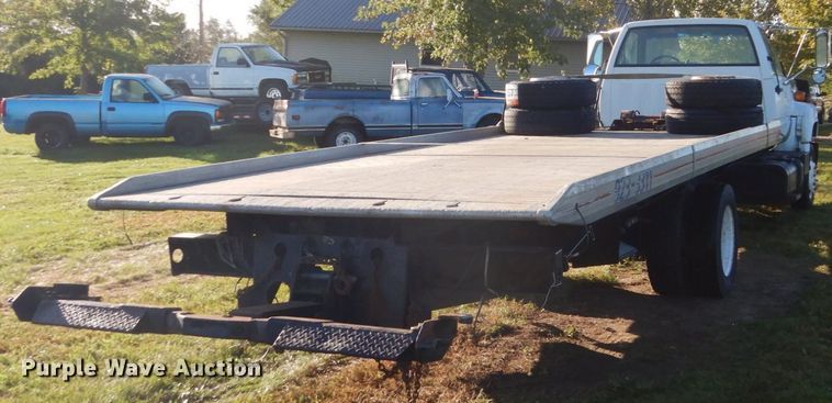 image for item FU9702 1995 GMC TopKick C6500 rollback truck