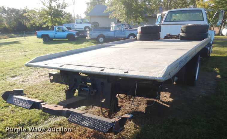 image for item FU9702 1995 GMC TopKick C6500 rollback truck