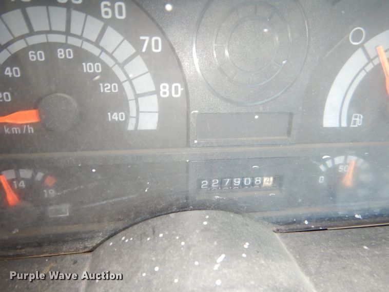 image for item FU9702 1995 GMC TopKick C6500 rollback truck