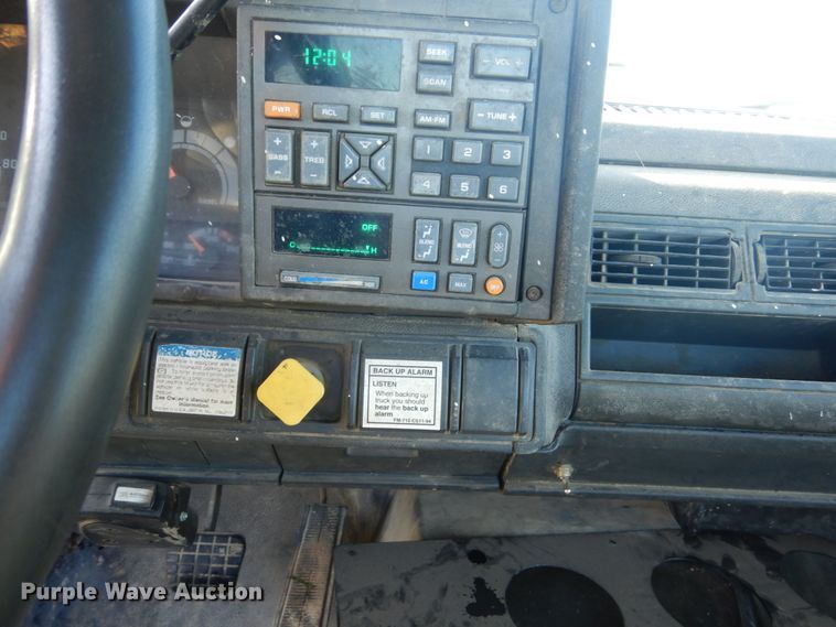 image for item FU9702 1995 GMC TopKick C6500 rollback truck