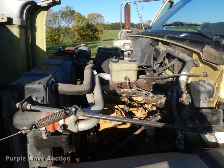 image for item FU9702 1995 GMC TopKick C6500 rollback truck