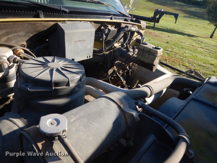 image for item FU9702 1995 GMC TopKick C6500 rollback truck