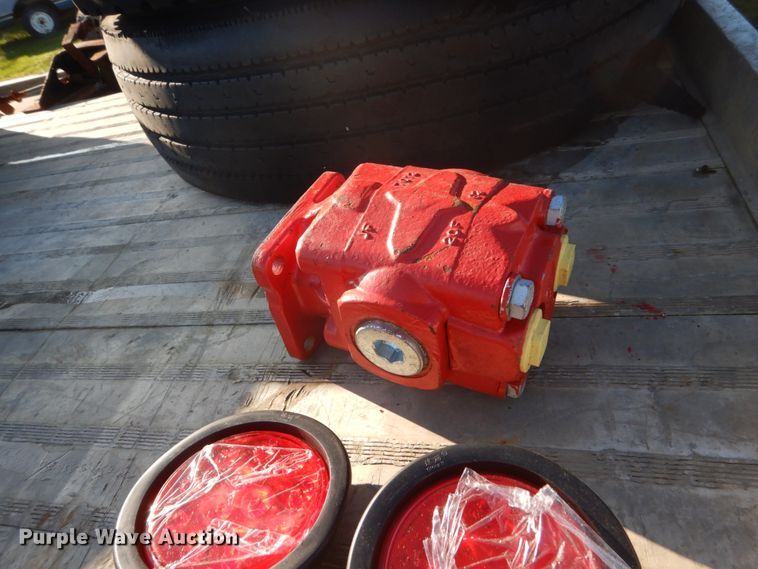 image for item FU9702 1995 GMC TopKick C6500 rollback truck