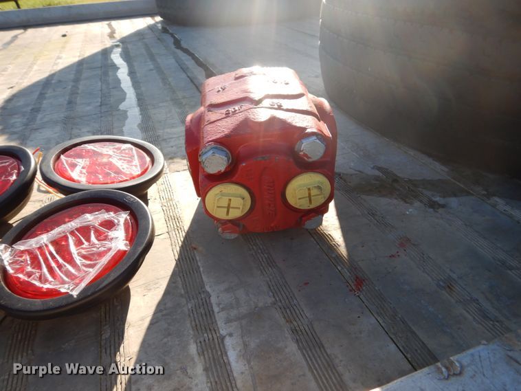 image for item FU9702 1995 GMC TopKick C6500 rollback truck