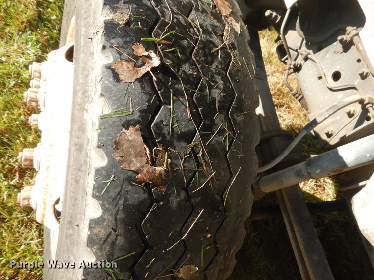 image for item FU9702 1995 GMC TopKick C6500 rollback truck