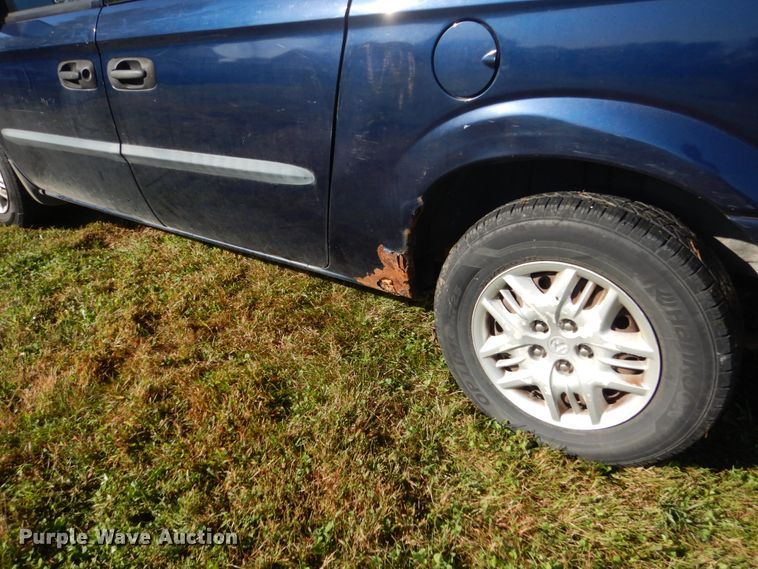 image for item FU9706 2004 Dodge Grand Caravan van