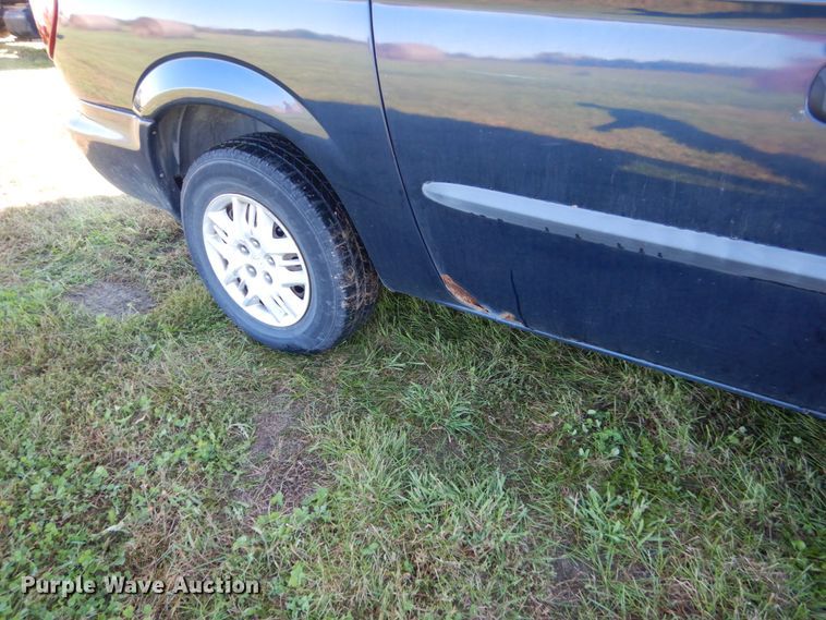 image for item FU9706 2004 Dodge Grand Caravan van