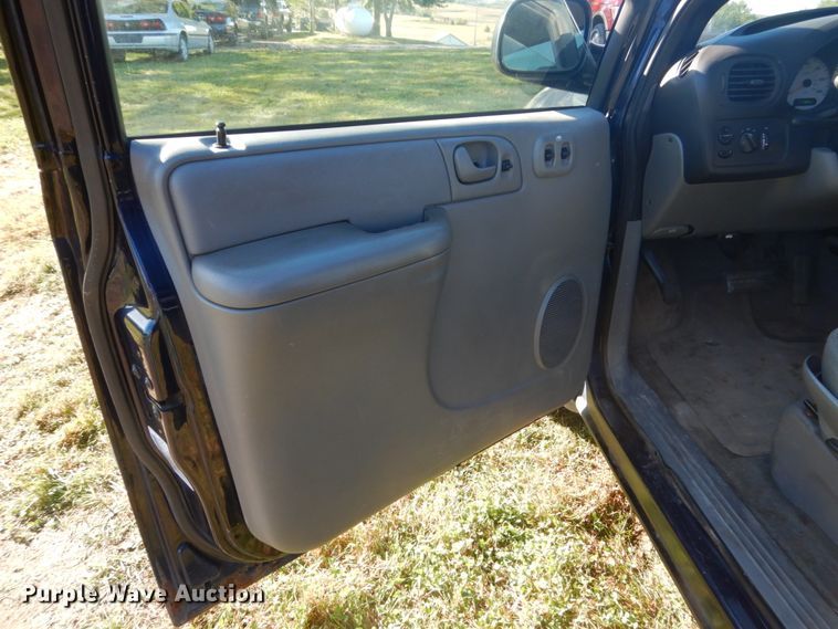 image for item FU9706 2004 Dodge Grand Caravan van