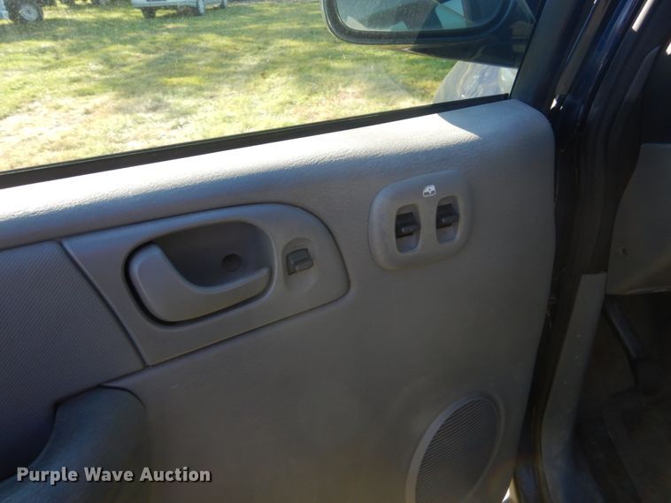 image for item FU9706 2004 Dodge Grand Caravan van