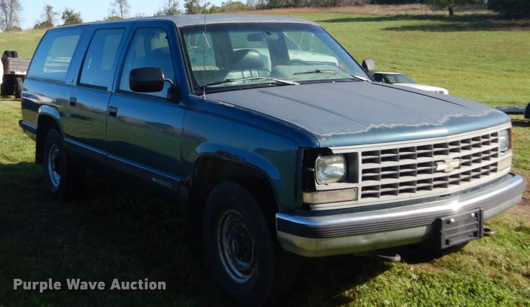image for item FU9707 1993 Chevrolet Suburban C2500 SUV