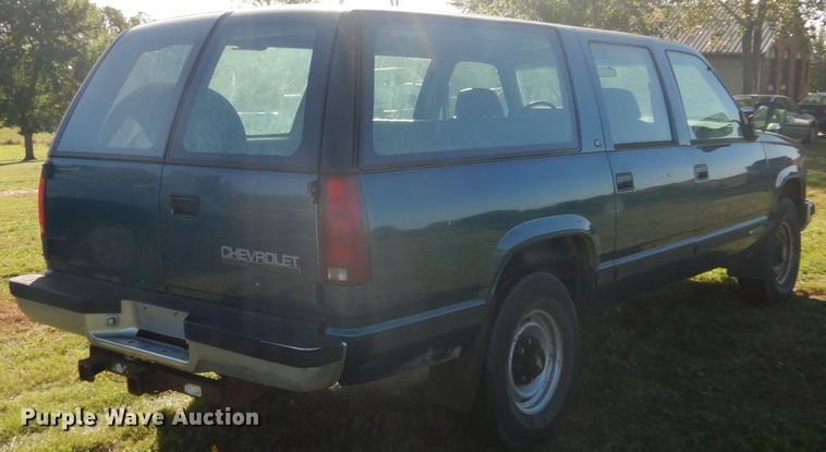 image for item FU9707 1993 Chevrolet Suburban C2500 SUV