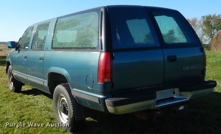 image for item FU9707 1993 Chevrolet Suburban C2500 SUV