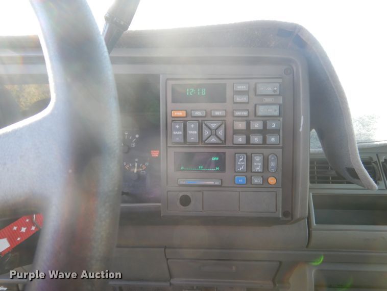 image for item FU9707 1993 Chevrolet Suburban C2500 SUV