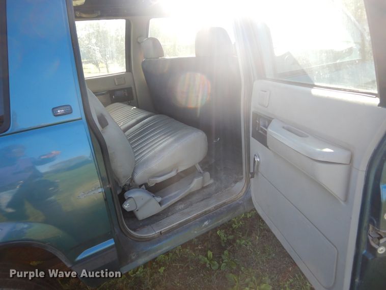 image for item FU9707 1993 Chevrolet Suburban C2500 SUV