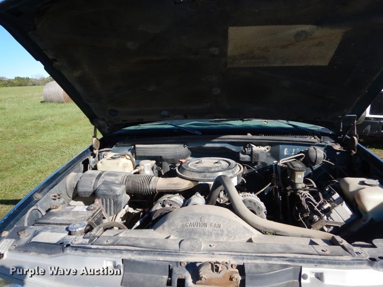 image for item FU9707 1993 Chevrolet Suburban C2500 SUV