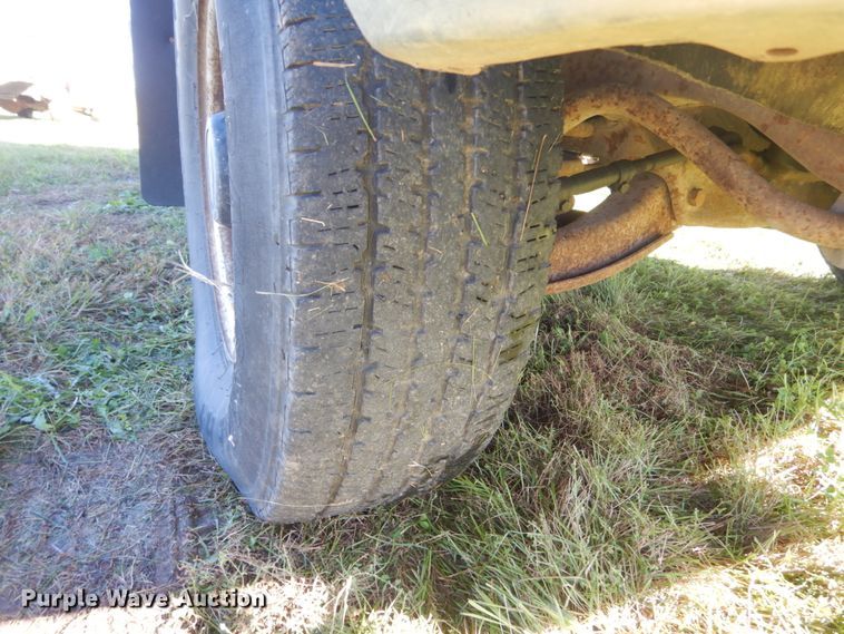 image for item FU9707 1993 Chevrolet Suburban C2500 SUV