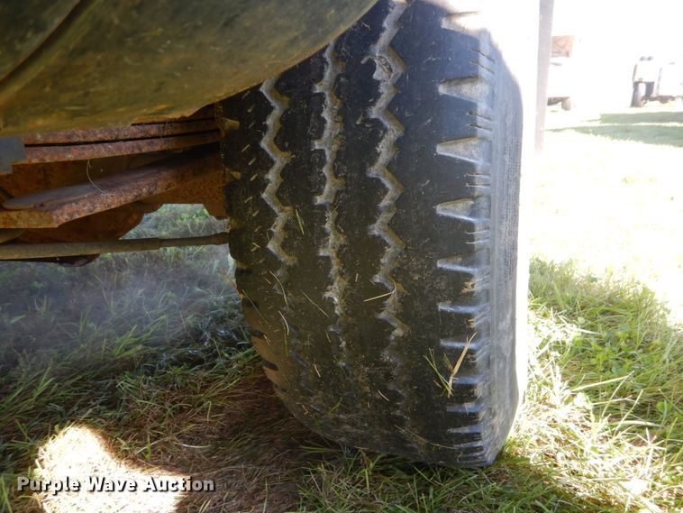 image for item FU9707 1993 Chevrolet Suburban C2500 SUV