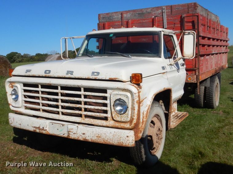 image for item FU9708 1973 Ford F600 grain truck