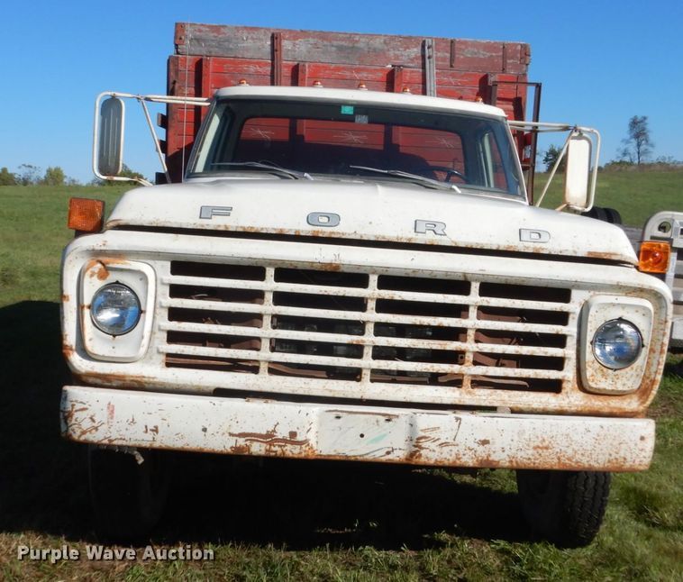 image for item FU9708 1973 Ford F600 grain truck