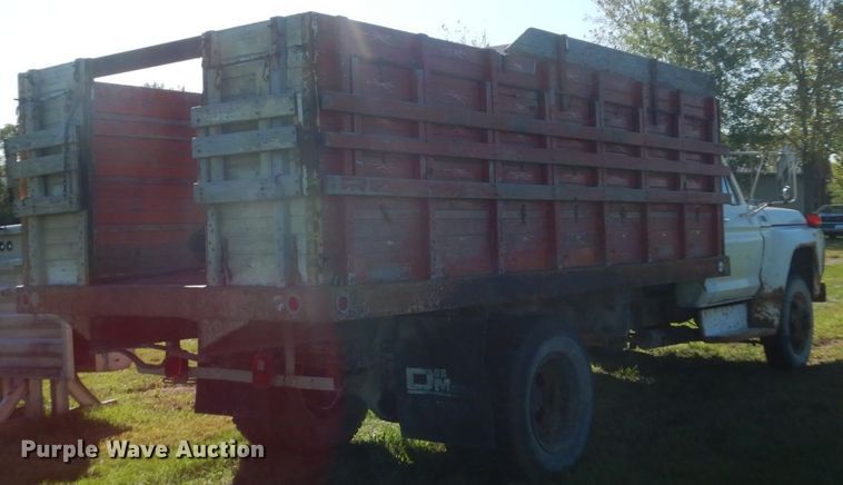 image for item FU9708 1973 Ford F600 grain truck