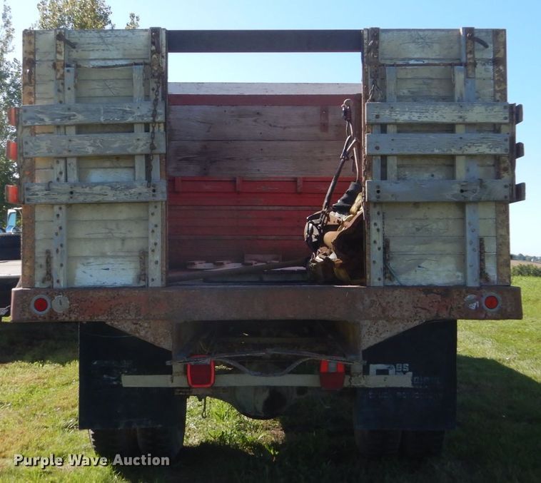 image for item FU9708 1973 Ford F600 grain truck