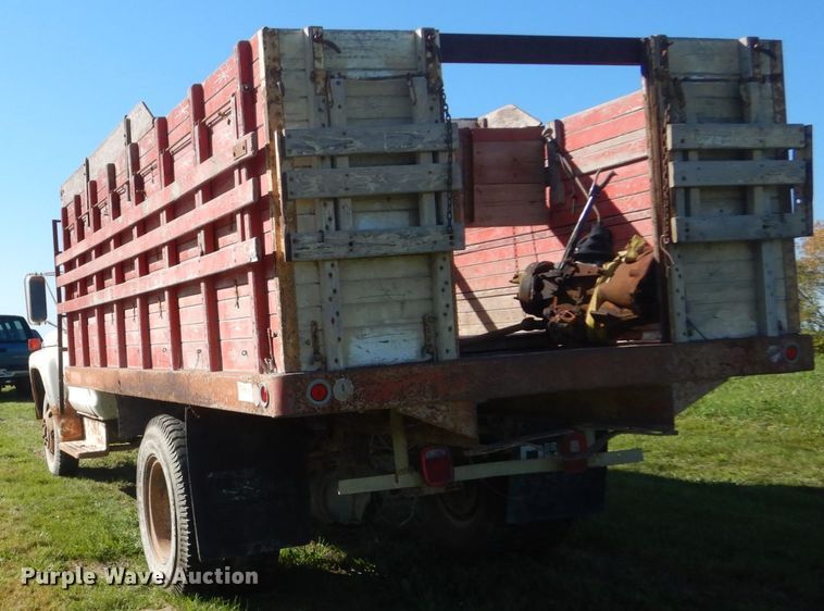 image for item FU9708 1973 Ford F600 grain truck