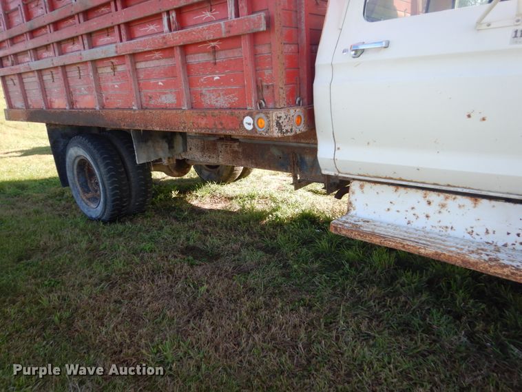 image for item FU9708 1973 Ford F600 grain truck