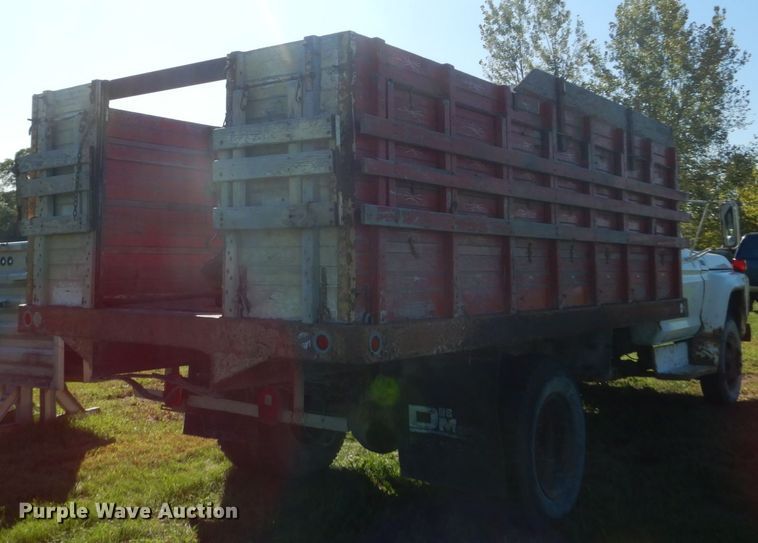 image for item FU9708 1973 Ford F600 grain truck