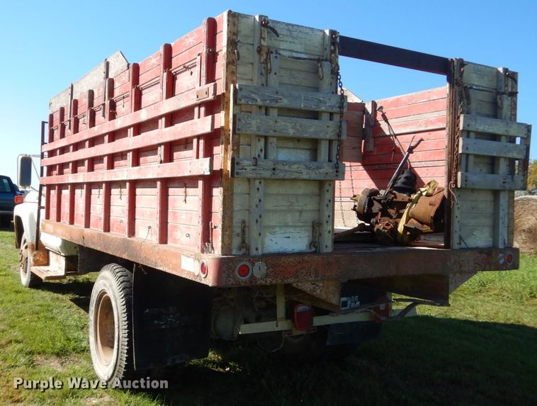 image for item FU9708 1973 Ford F600 grain truck