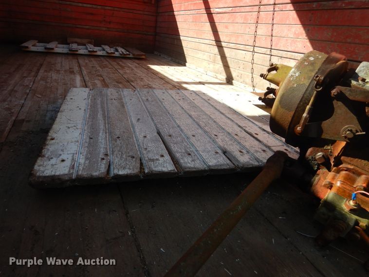 image for item FU9708 1973 Ford F600 grain truck