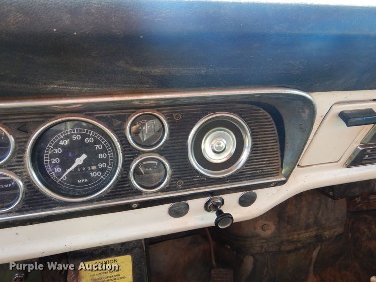 image for item FU9708 1973 Ford F600 grain truck