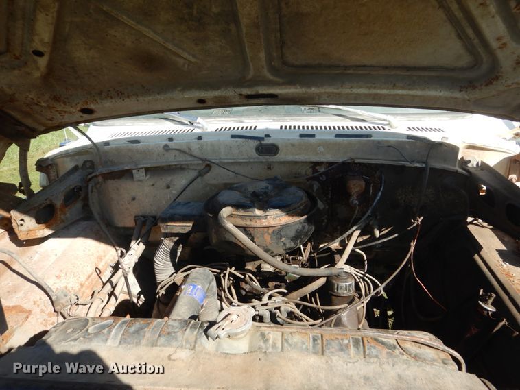 image for item FU9708 1973 Ford F600 grain truck