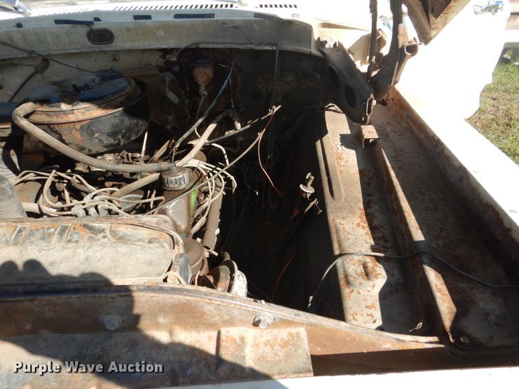 image for item FU9708 1973 Ford F600 grain truck