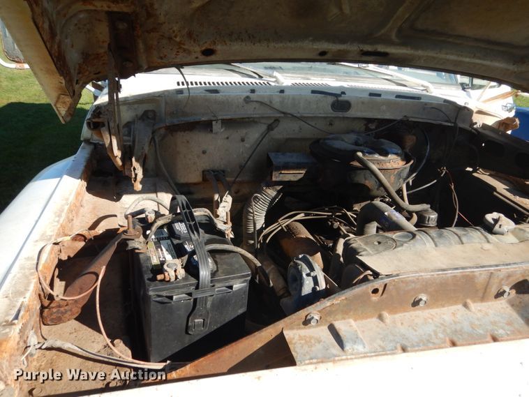 image for item FU9708 1973 Ford F600 grain truck