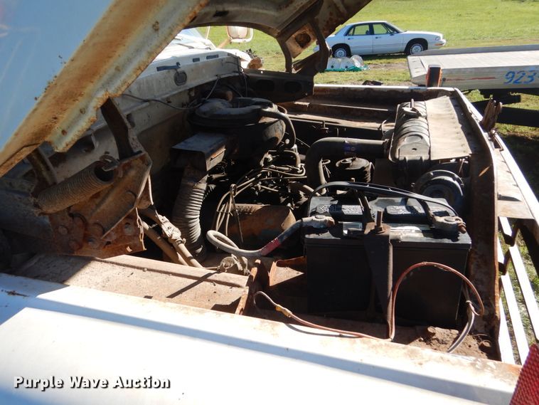 image for item FU9708 1973 Ford F600 grain truck