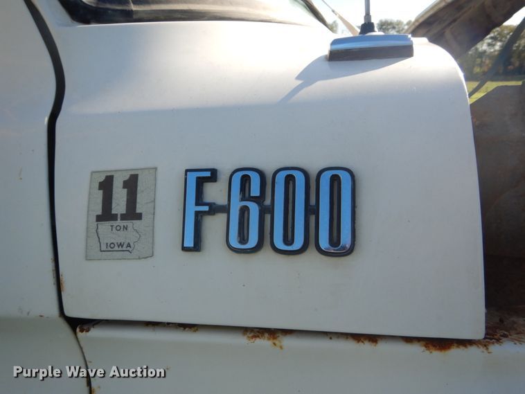 image for item FU9708 1973 Ford F600 grain truck