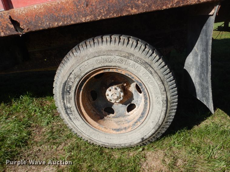 image for item FU9708 1973 Ford F600 grain truck