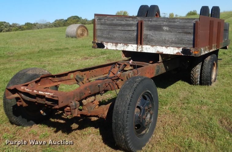 image for item FU9708 1973 Ford F600 grain truck