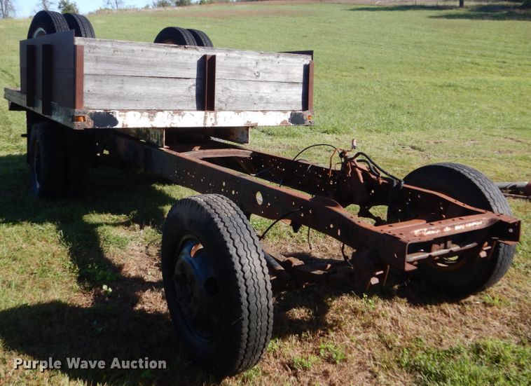 image for item FU9708 1973 Ford F600 grain truck