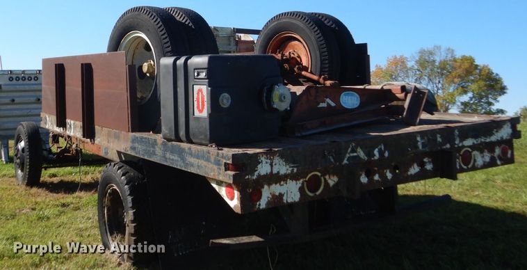 image for item FU9708 1973 Ford F600 grain truck